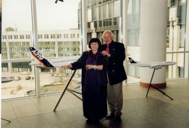 Geschi und Klaus Ridder beim Abschied.JPG (32KB)