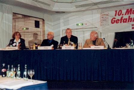 Podiumsdiskussion Schleicher, Dr. Fleig, R�cker, Ridder   (23KB)